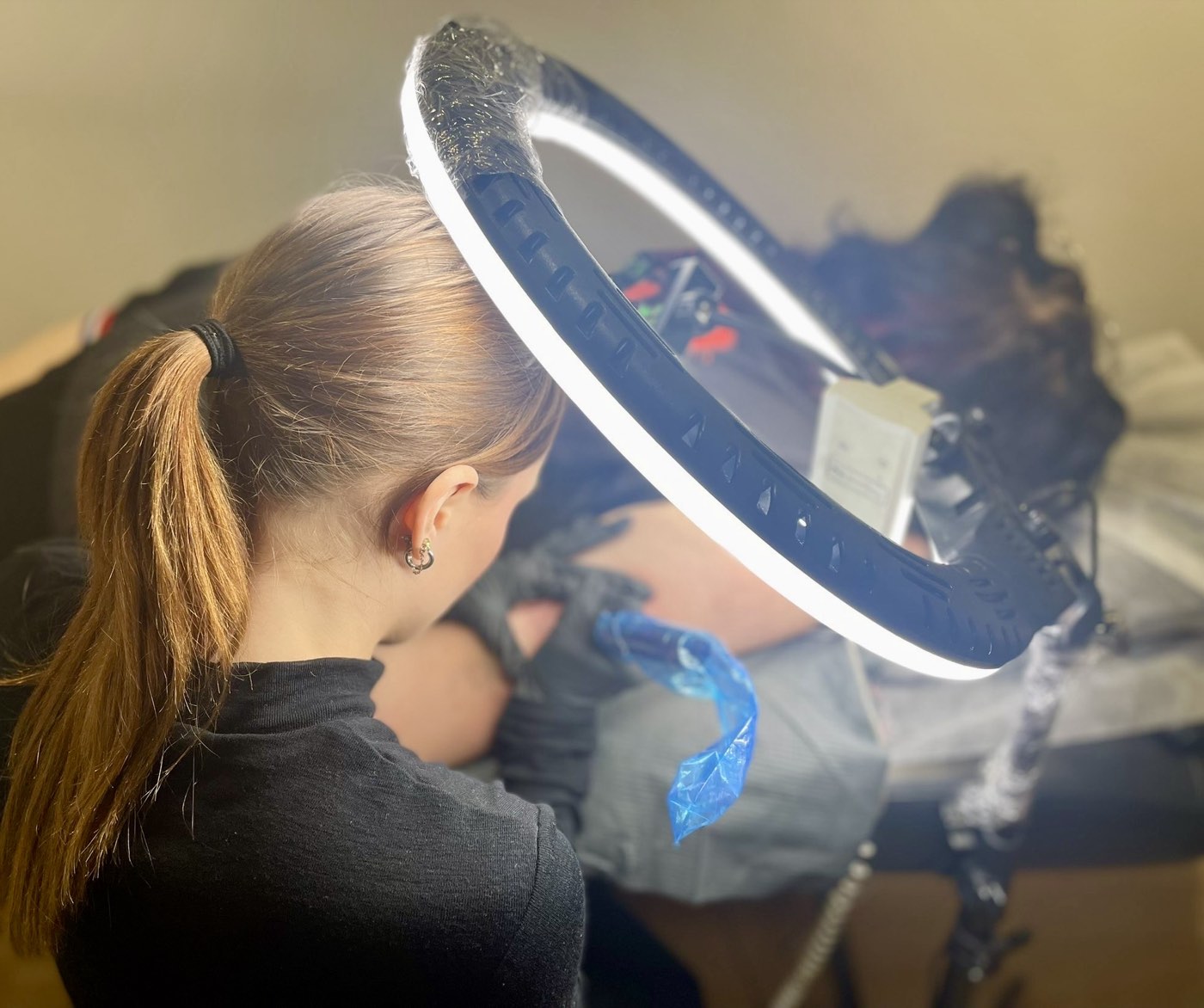 Lip blushing Perth - PMU artist Evie at work in Mount Hawthorn studio